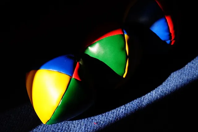 Professional juggling balls